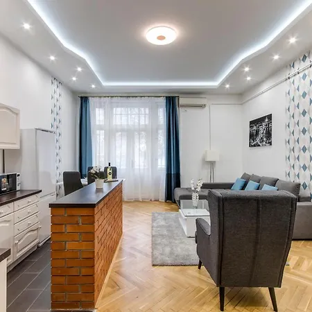 Diamond - Castle Matray Apartment *