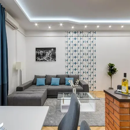 Diamond - Castle Matray Apartment *